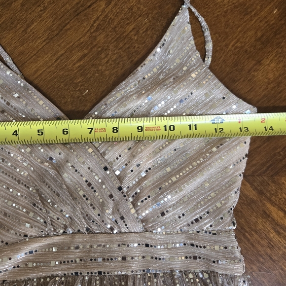 B Darlin Shimmering Gold Prom .Size 3 - 4 - Picture 4 of 11